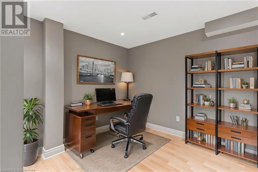 2270 DUNFOREST Crescent
