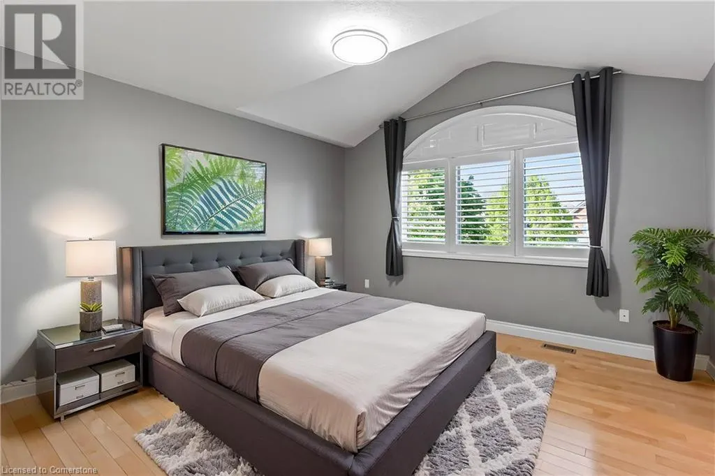 2270 DUNFOREST Crescent