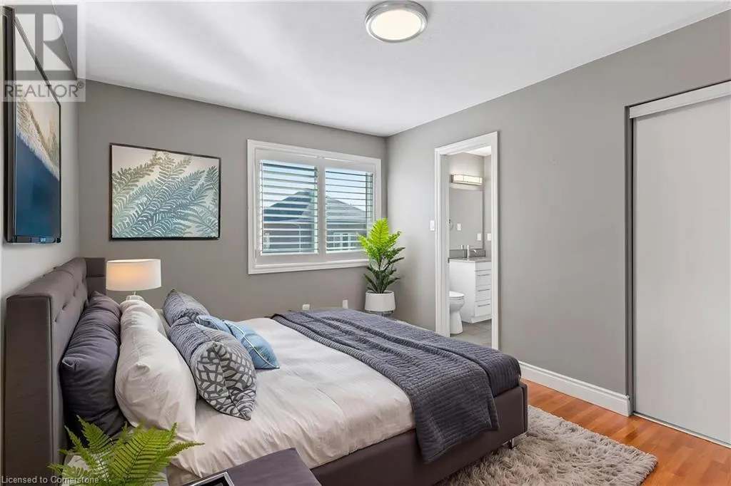 2270 DUNFOREST Crescent