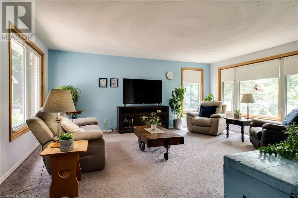 44 PARKSIDE Avenue