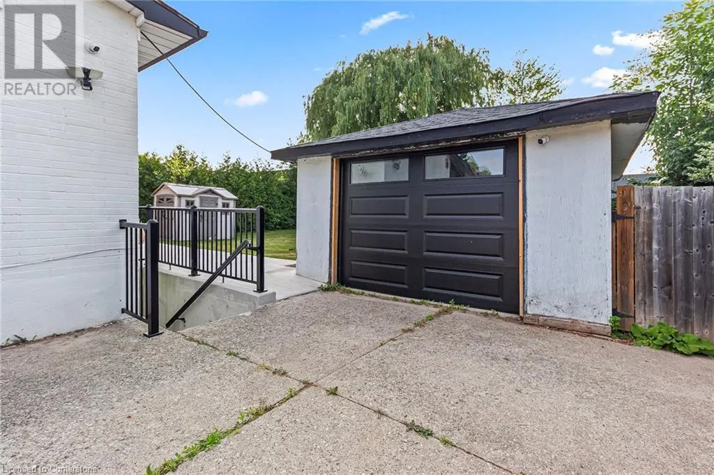 523 PINEGROVE Road Unit# Lower, #Lower