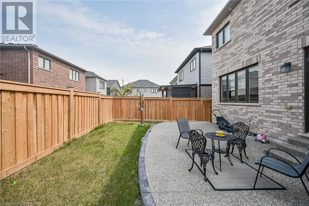 67 MALCOLM Crescent