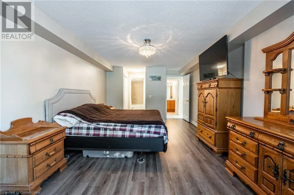 990 GOLF LINKS Road Unit# 106, #106