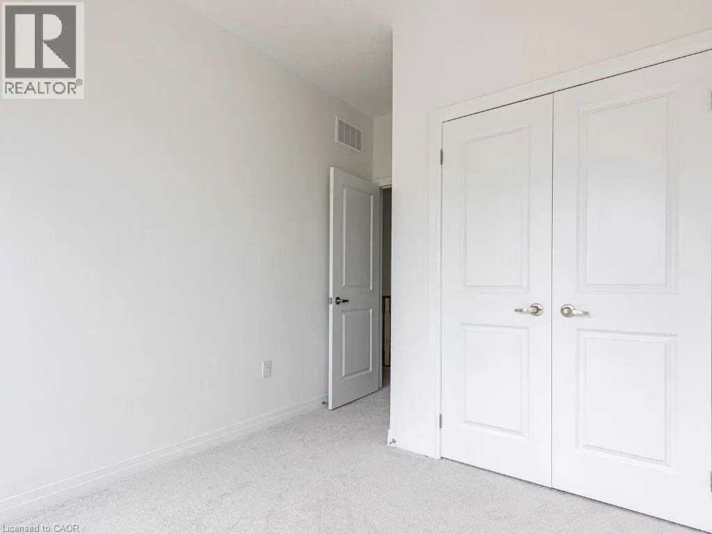 34 SIDNEY ROSE Common E