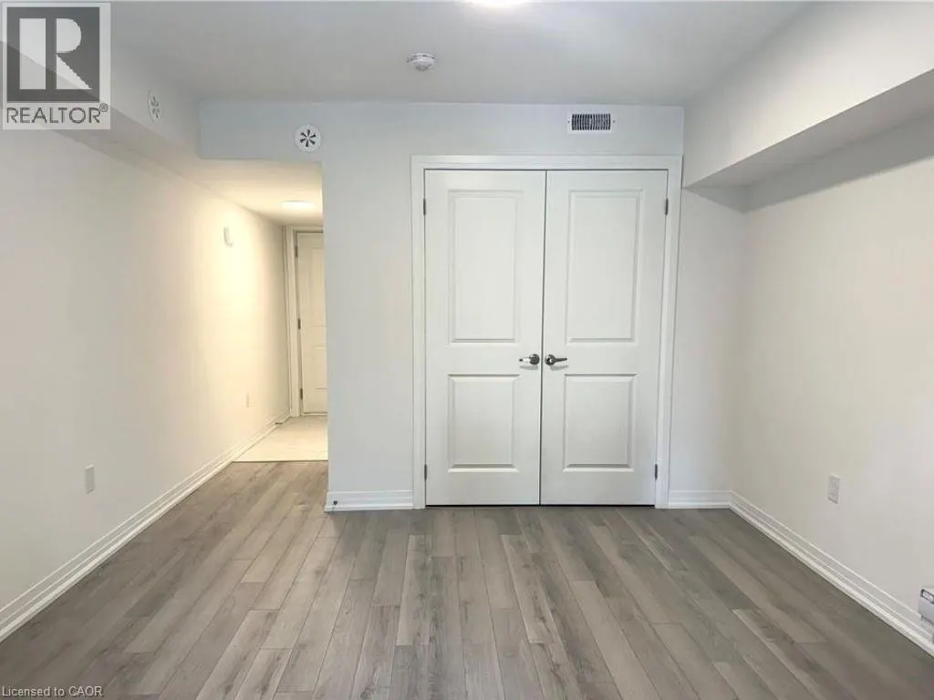 34 SIDNEY ROSE Common E