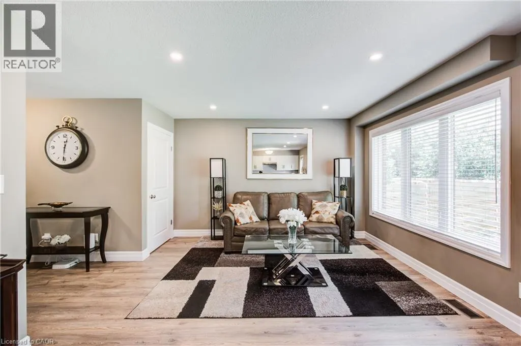 63 CRAB APPLE Court