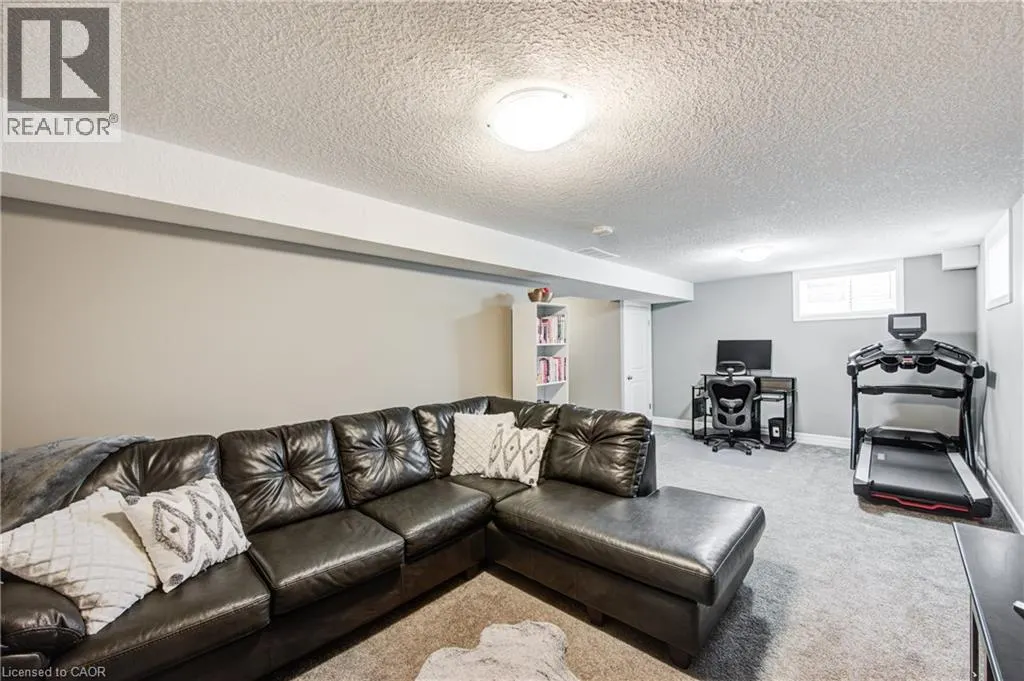 63 CRAB APPLE Court
