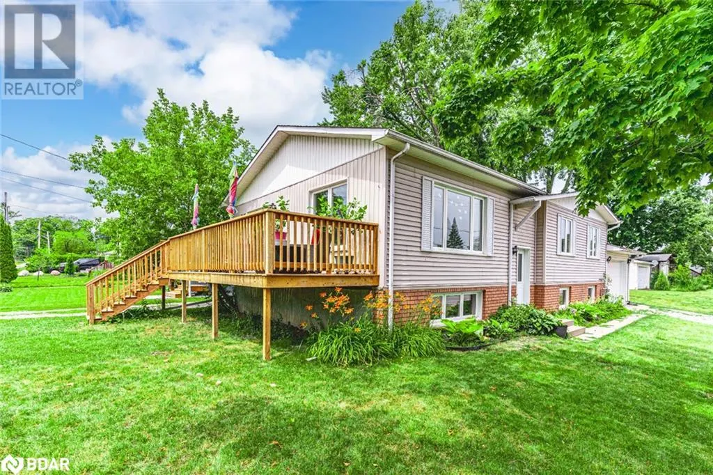 884 MAPLEWOOD Drive