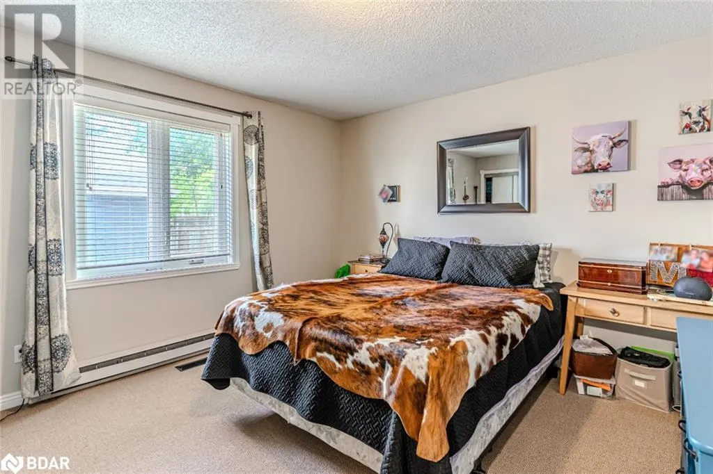884 MAPLEWOOD Drive