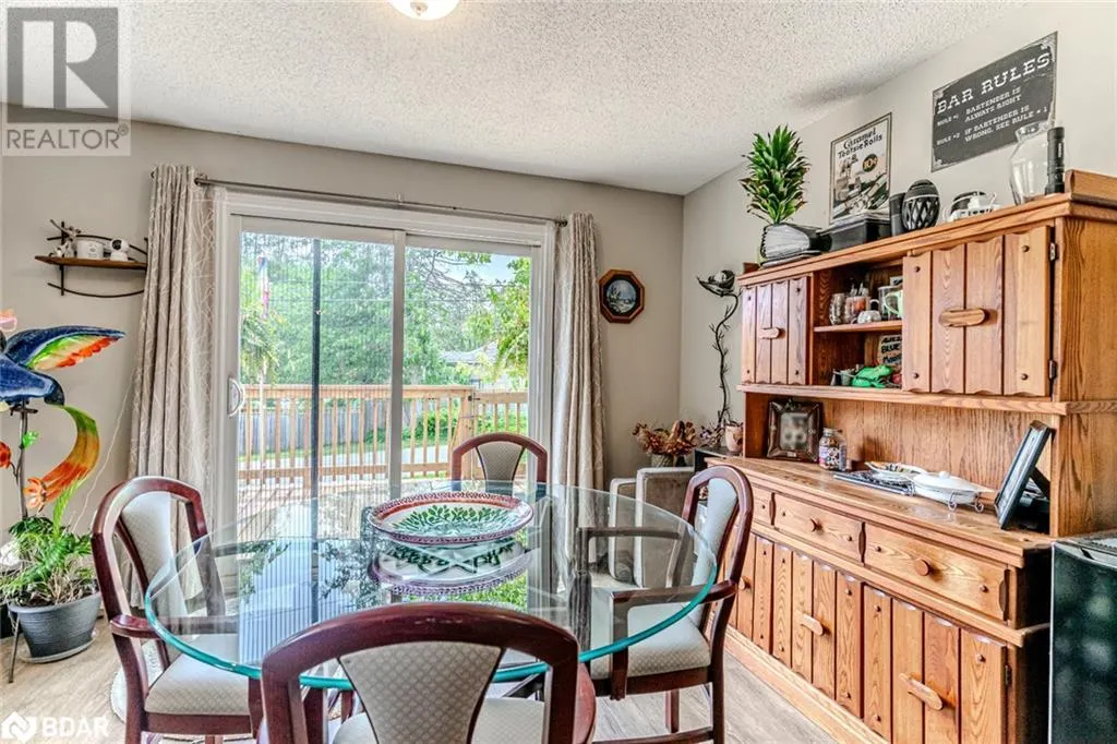 884 MAPLEWOOD Drive