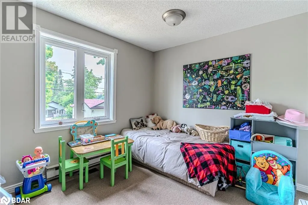 884 MAPLEWOOD Drive