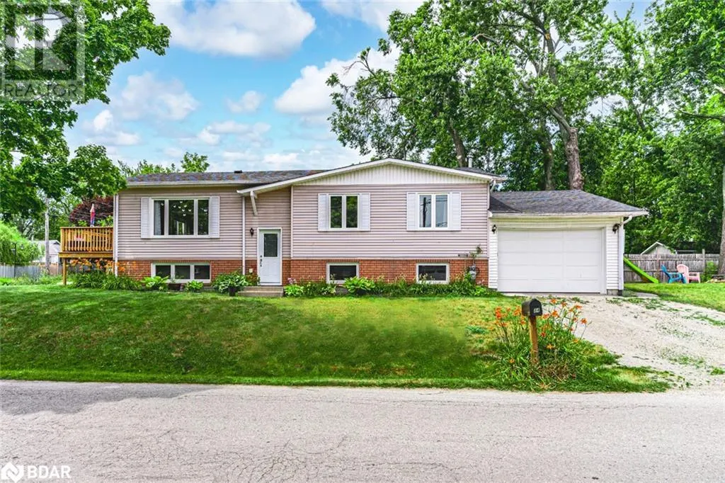 884 MAPLEWOOD Drive