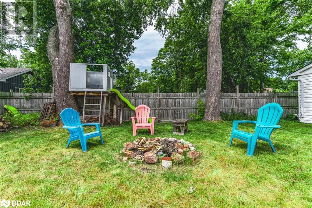 884 MAPLEWOOD Drive