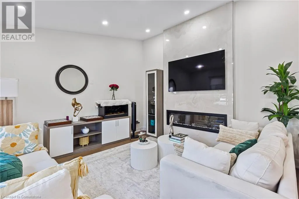 523 PINEGROVE Road Unit# Upper, #Upper