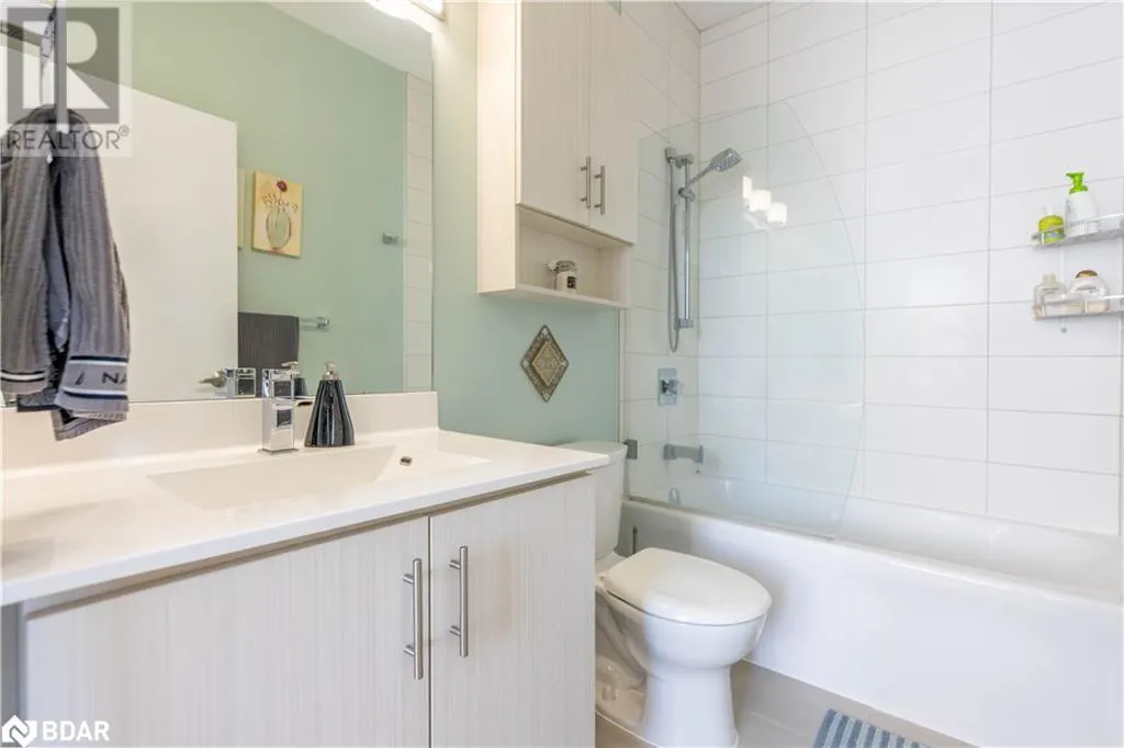 111 WORSLEY Street Unit# PH5, #PH5