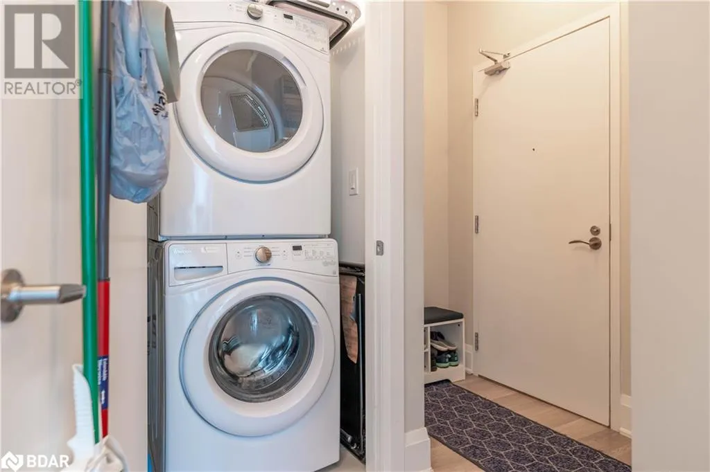 111 WORSLEY Street Unit# PH5, #PH5