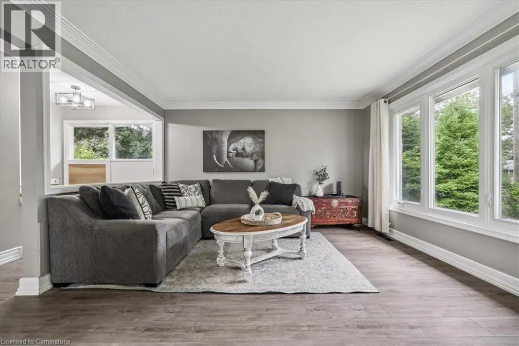 5 HOWARD Avenue