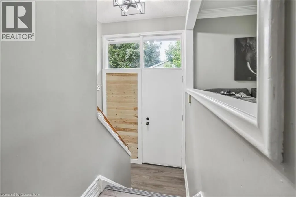 5 HOWARD Avenue
