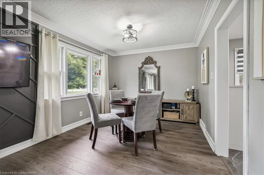 5 HOWARD Avenue