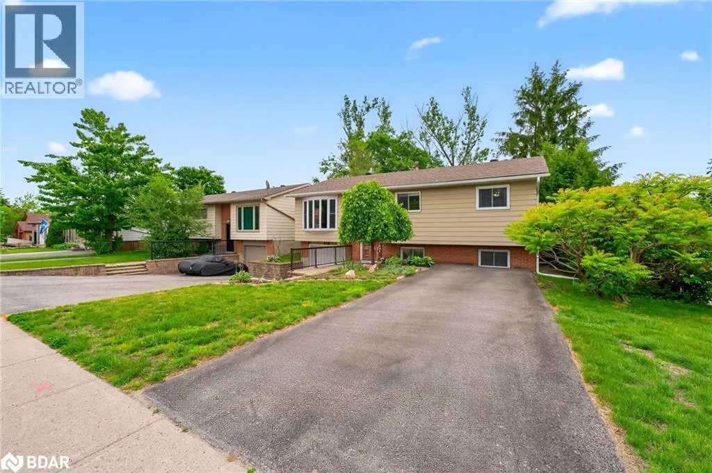 261 EDGEHILL Drive