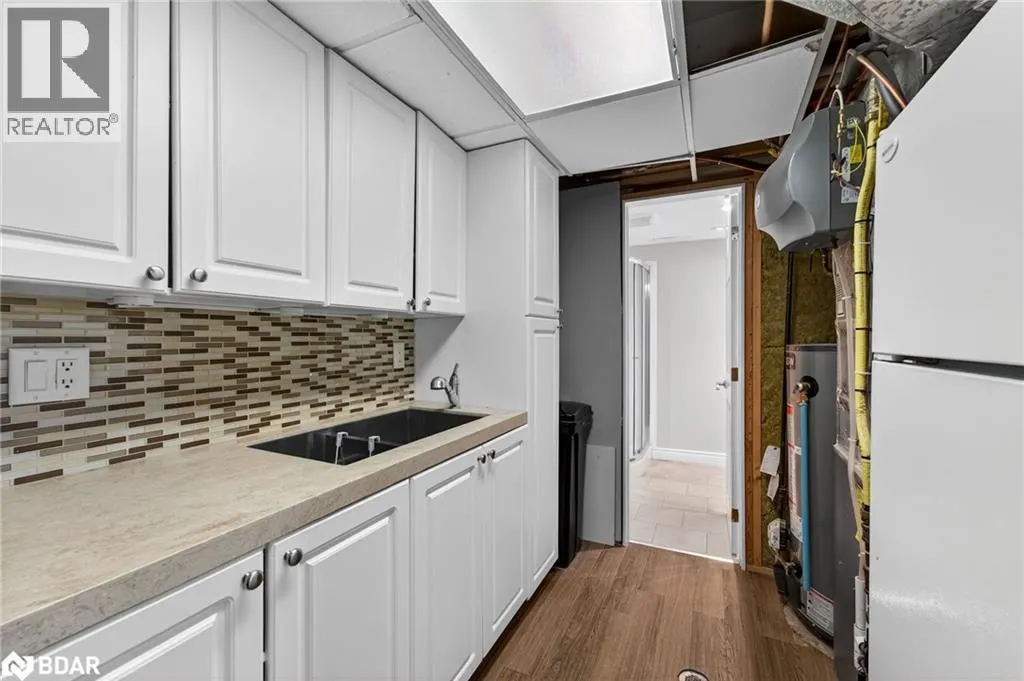 261 EDGEHILL Drive