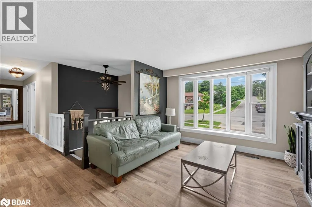 261 EDGEHILL Drive
