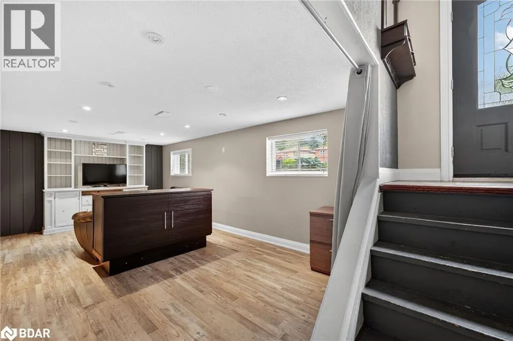 261 EDGEHILL Drive