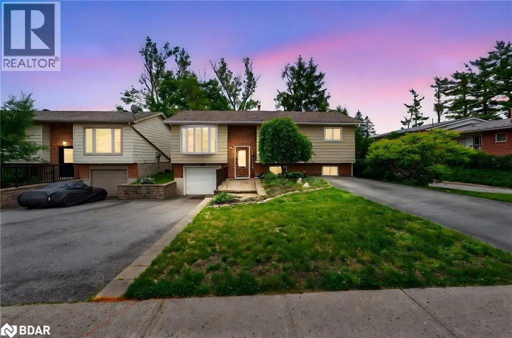 261 EDGEHILL Drive