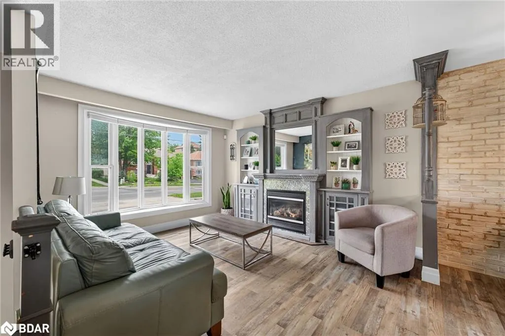 261 EDGEHILL Drive