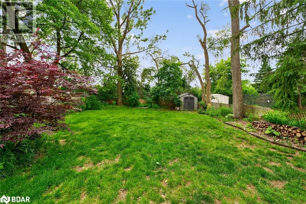 261 EDGEHILL Drive