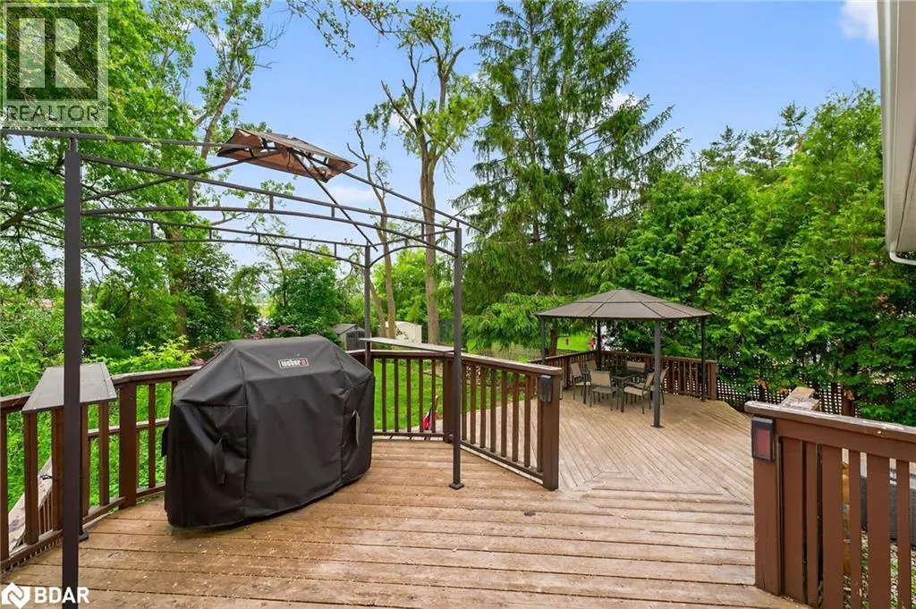 261 EDGEHILL Drive