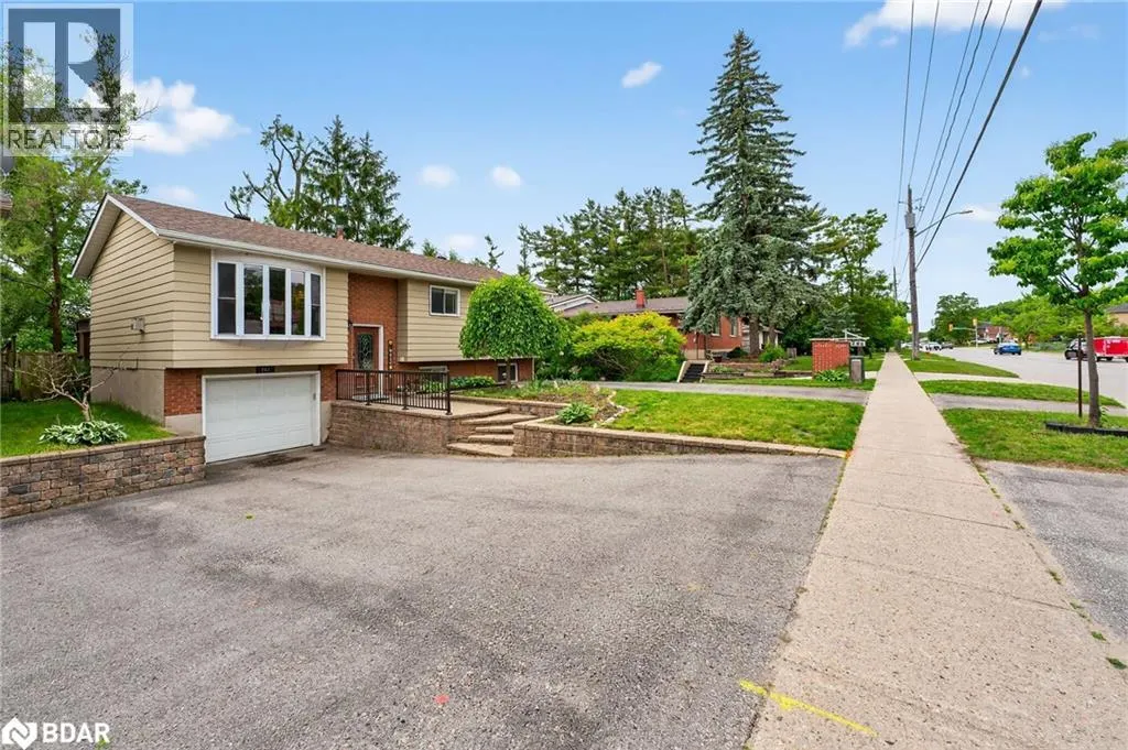 261 EDGEHILL Drive
