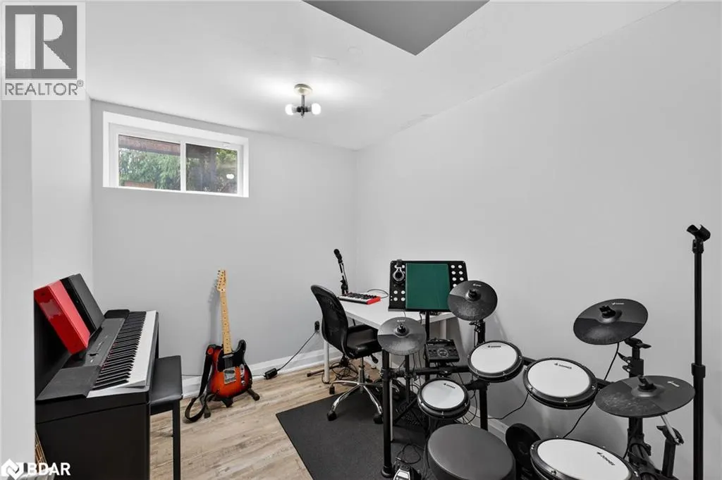 261 EDGEHILL Drive