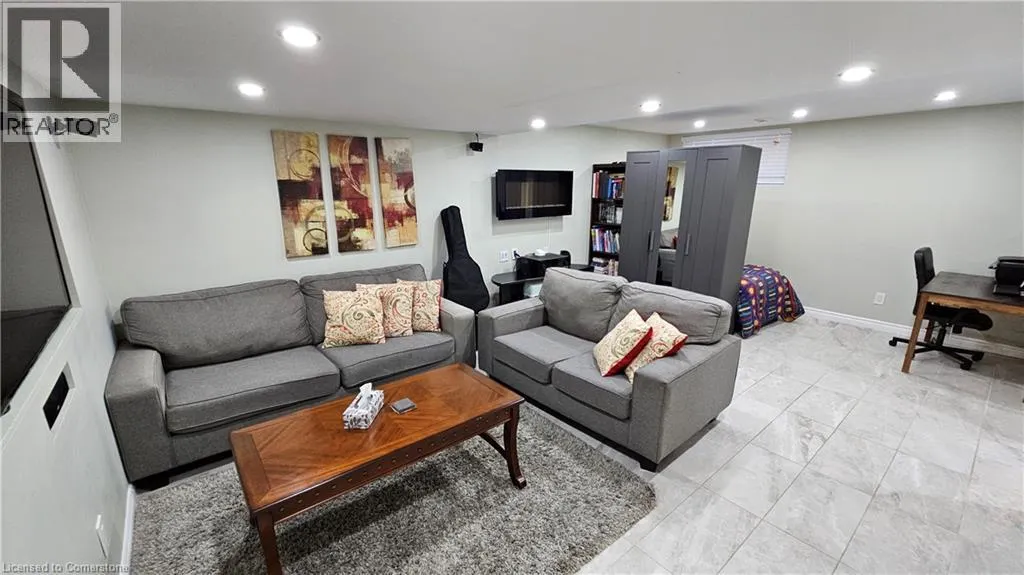19 TRILLIUM WAY