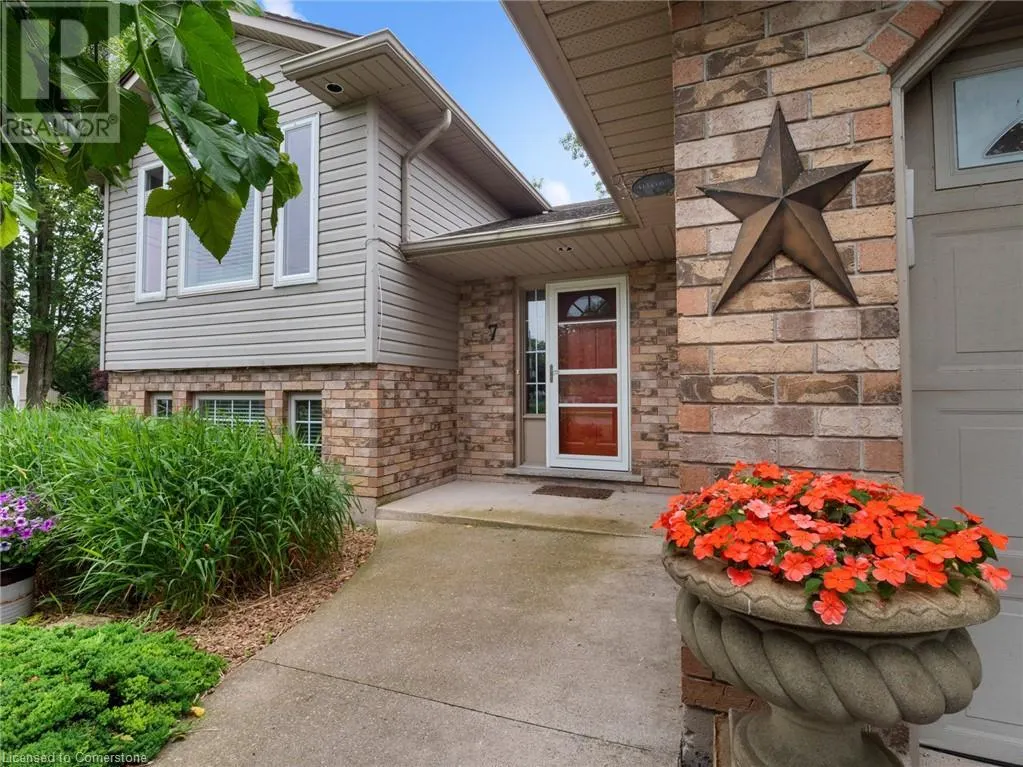 7 ROCHELLE Crescent