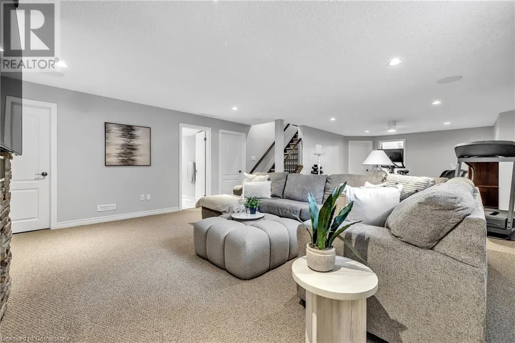 997 RIDGEWOOD Drive