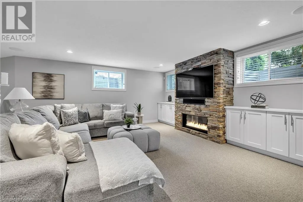 997 RIDGEWOOD Drive
