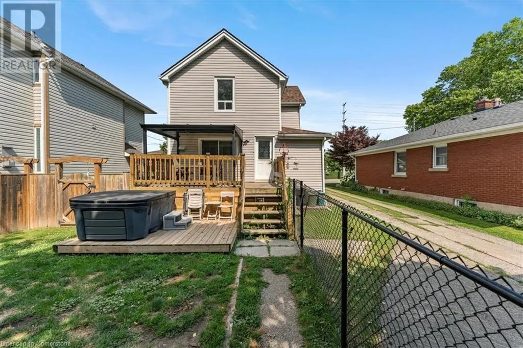 231 VINE Street