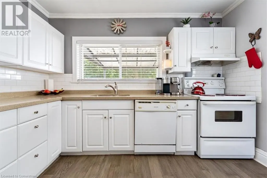 231 VINE Street