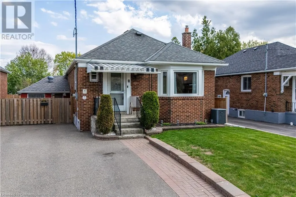 11 SPEERS Avenue