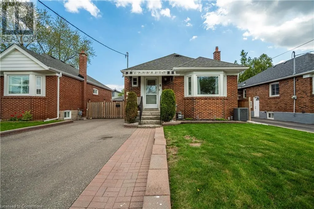 11 SPEERS Avenue