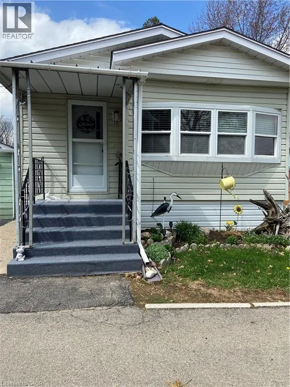 12 MACPHERSON Crescent