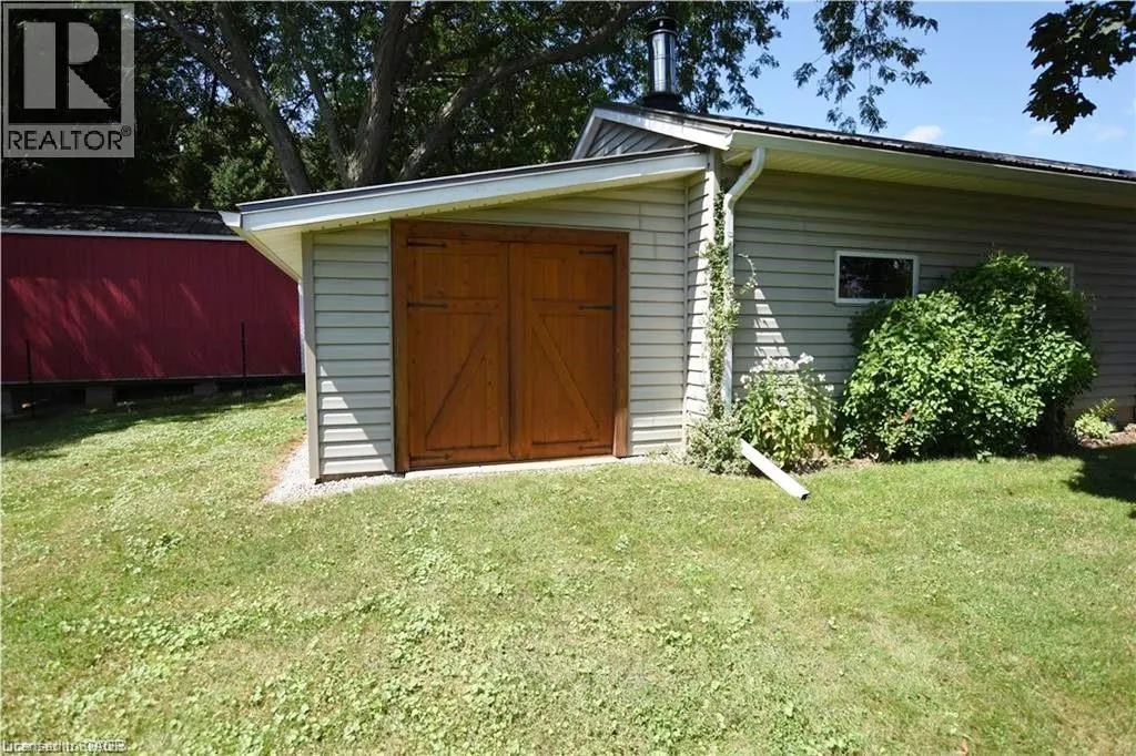 22 CHARLTON Crescent