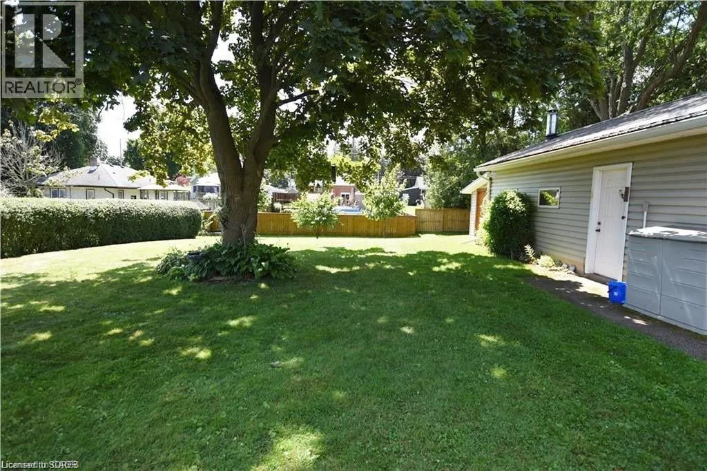22 CHARLTON Crescent