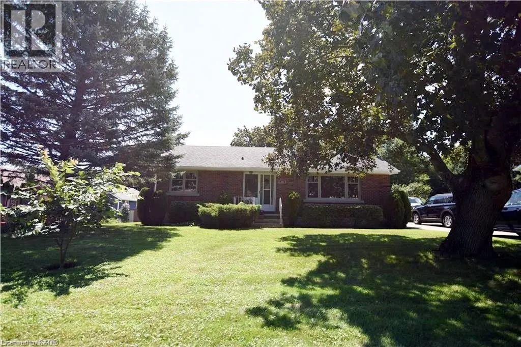 22 CHARLTON Crescent
