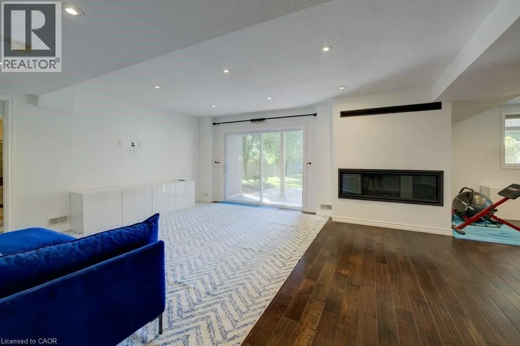 215 HOSTETLER Road