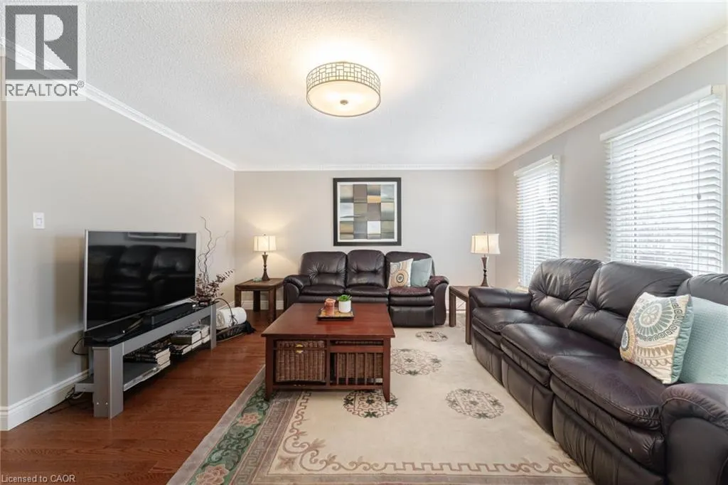 41 CHRISTIE Drive