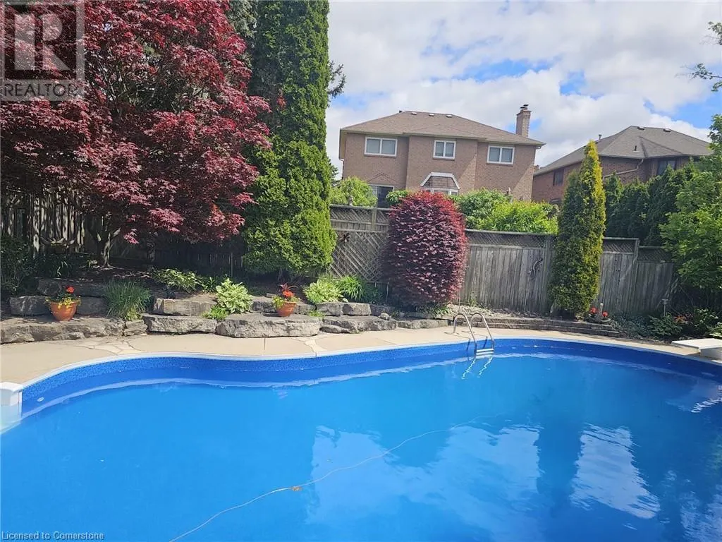 41 CHRISTIE Drive