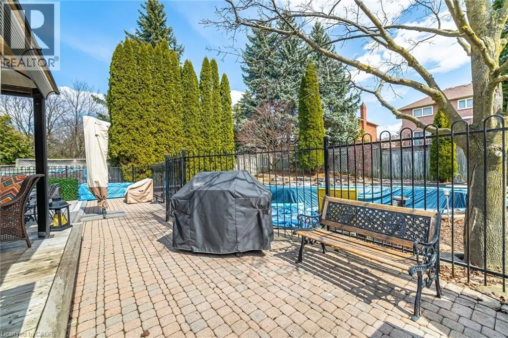 41 CHRISTIE Drive