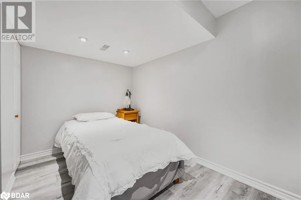 25 LAMERS Crescent